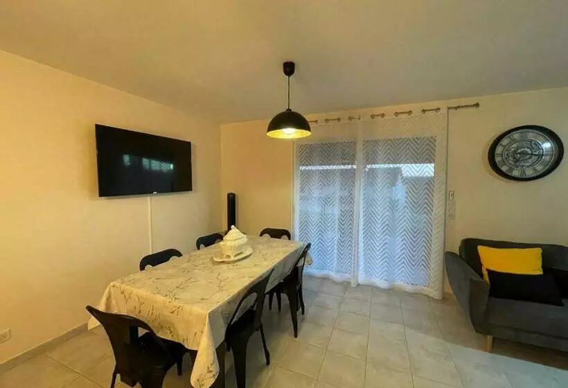 Aamiaismajoitus (B&B) Les Jardins De Maelle