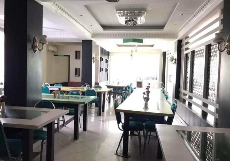 Отель Grand Balqis Akasia