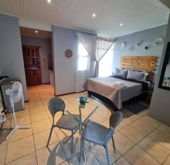 پانسیون Mia Hills Guest House