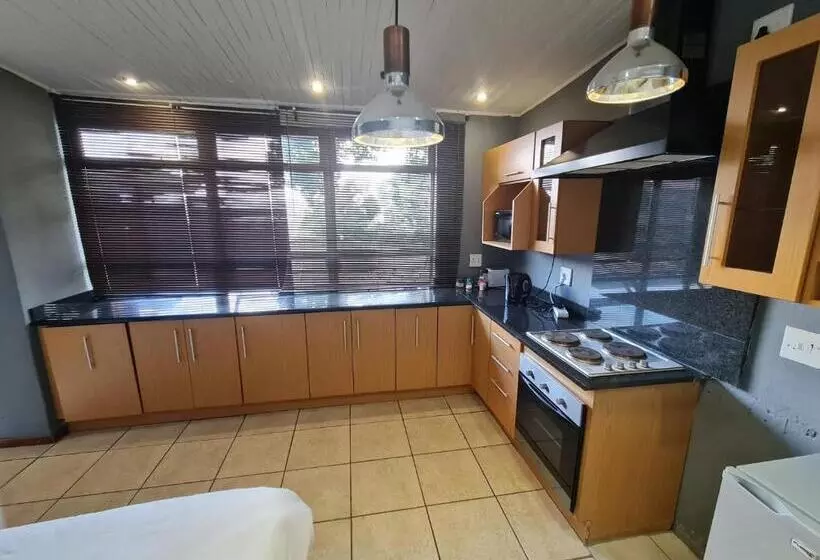 پانسیون Mia Hills Guest House