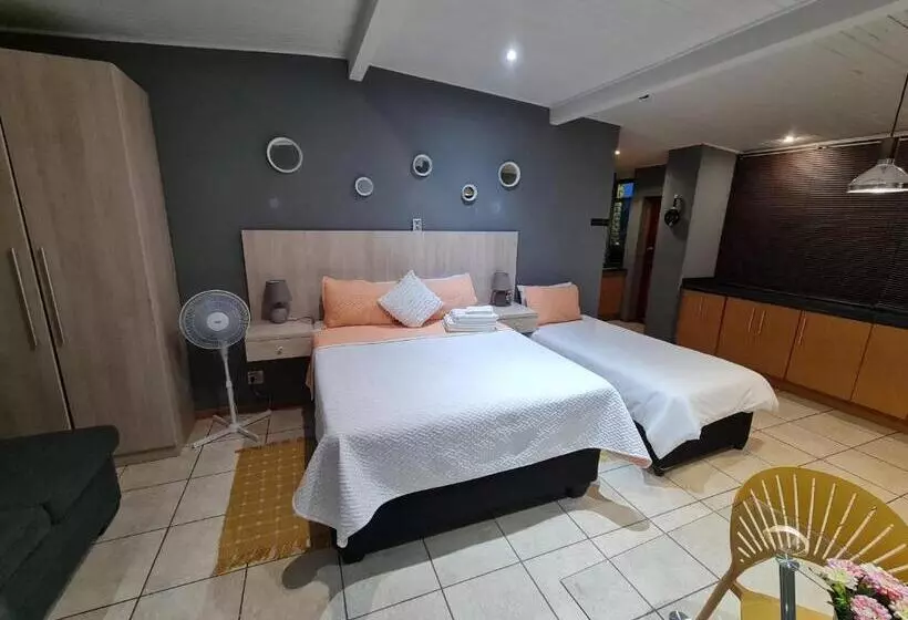 پانسیون Mia Hills Guest House