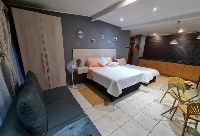 پانسیون Mia Hills Guest House