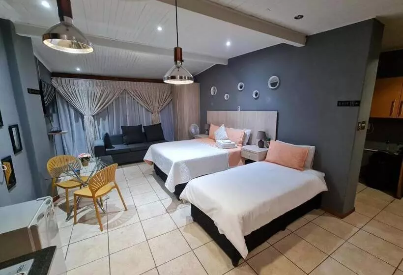 پانسیون Mia Hills Guest House