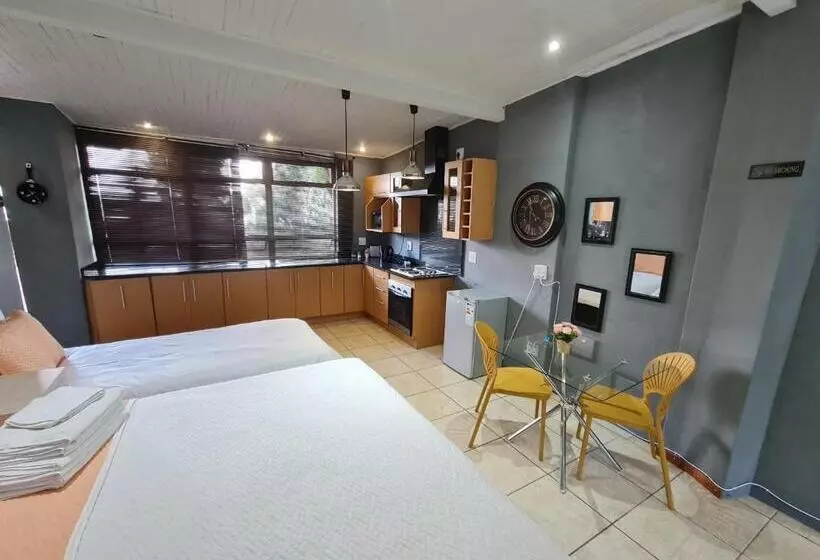 پانسیون Mia Hills Guest House