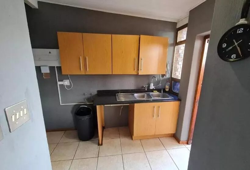پانسیون Mia Hills Guest House