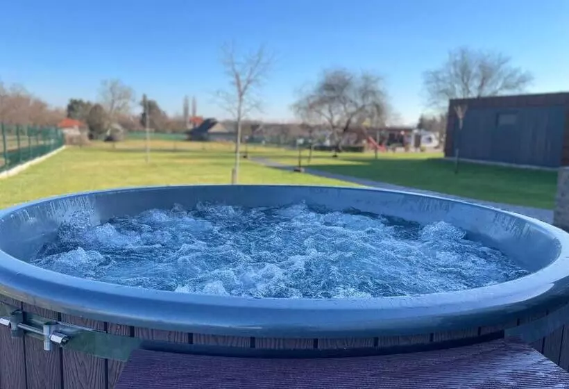 Aamiaismajoitus (B&B) Kukorica Csárda Apartman