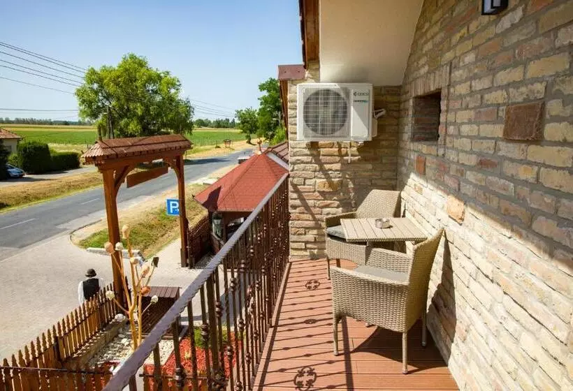 Aamiaismajoitus (B&B) Kukorica Csárda Apartman