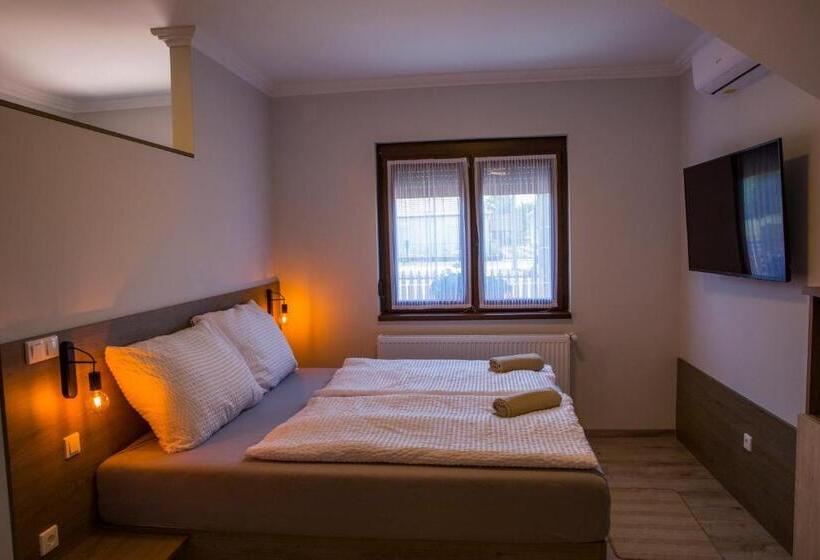 住宿加早餐 Kukorica Csárda Apartman