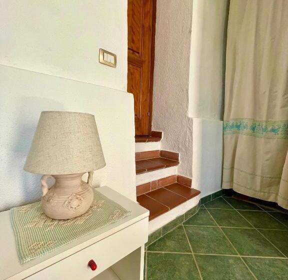 بنسيون Ginepro Room   Sapposentu Posada