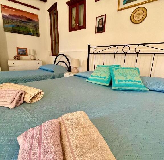 بنسيون Ginepro Room   Sapposentu Posada