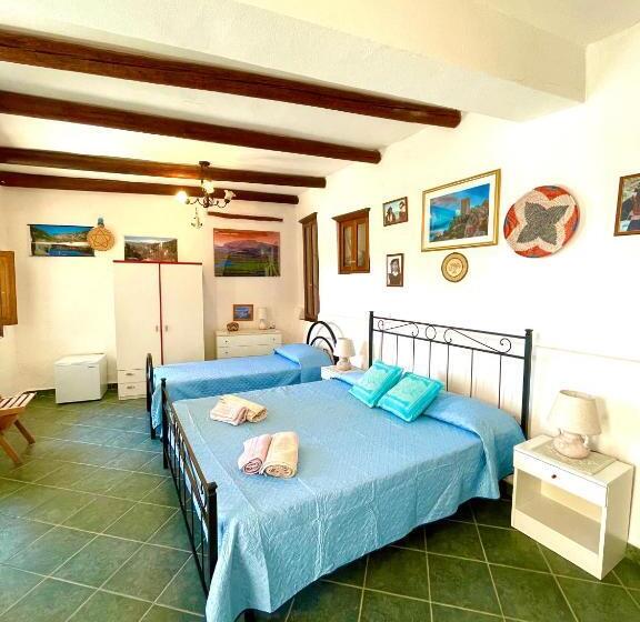 بنسيون Ginepro Room   Sapposentu Posada