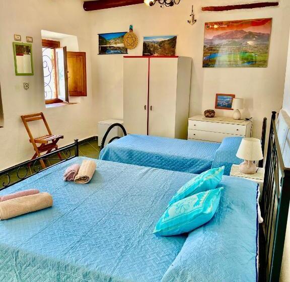 بنسيون Ginepro Room   Sapposentu Posada