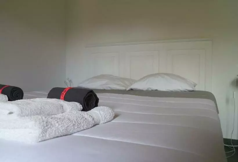 ペンション Casa Das Camarinhas Raal 542  Casa Partilhada