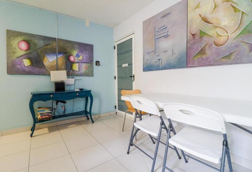 Panzió Hostal En El Centro Lakiwa