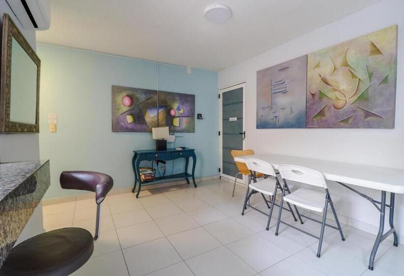 Panzió Hostal En El Centro Lakiwa