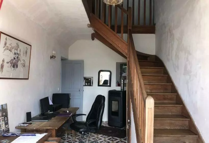 ベッドアンドブレックファースト Ancien Hôtel Aux Moines Pierrefitte St Lo