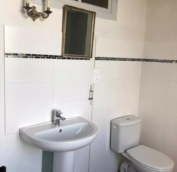 ベッドアンドブレックファースト Ancien Hôtel Aux Moines Pierrefitte St Lo