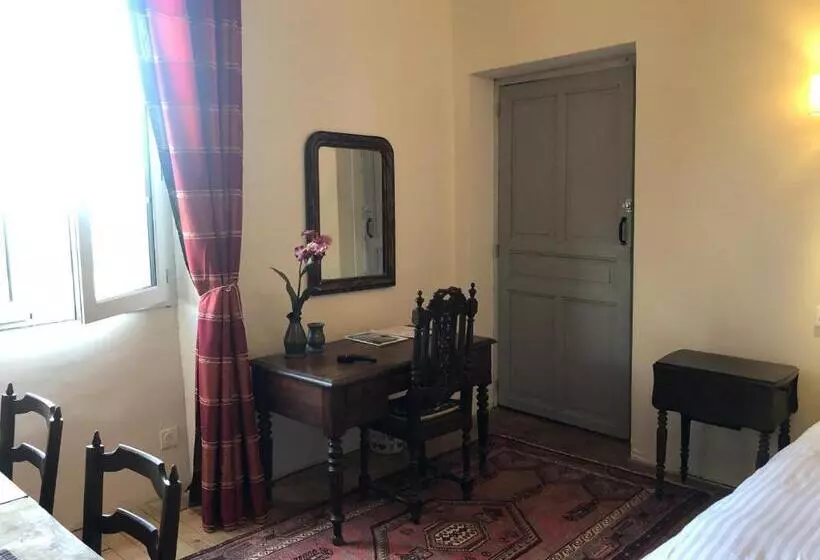 ベッドアンドブレックファースト Ancien Hôtel Aux Moines Pierrefitte St Lo