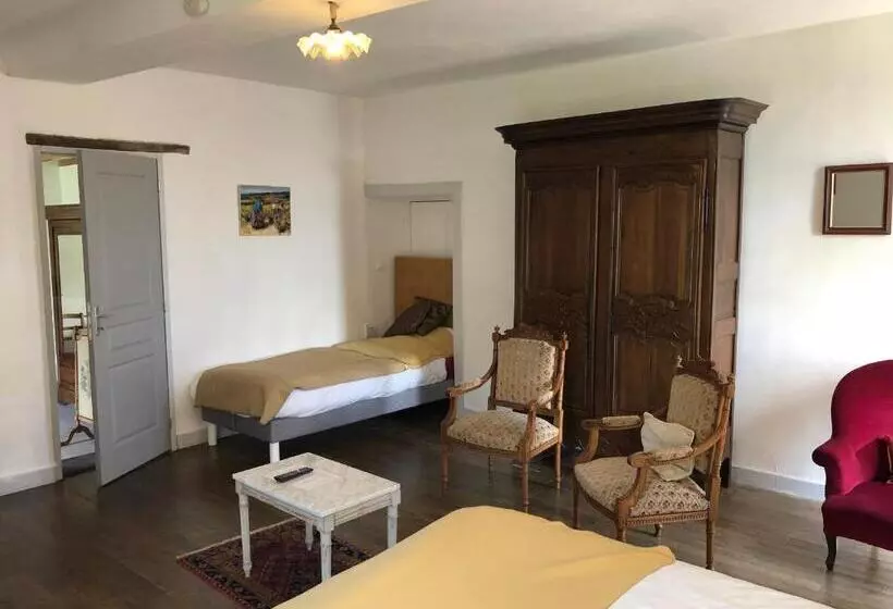 ベッドアンドブレックファースト Ancien Hôtel Aux Moines Pierrefitte St Lo