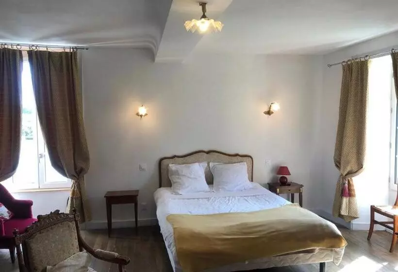 ベッドアンドブレックファースト Ancien Hôtel Aux Moines Pierrefitte St Lo