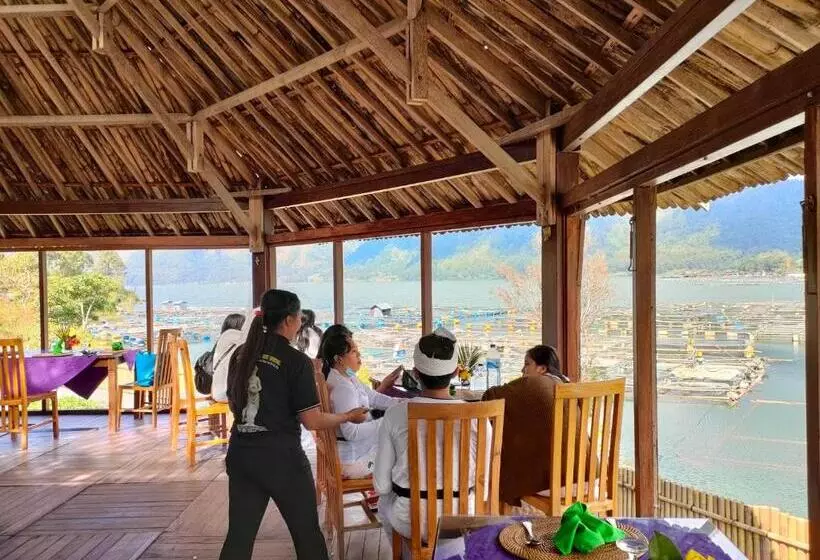 ホテル Batur Water Park Villa