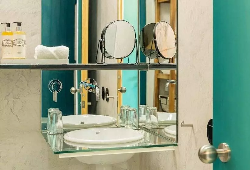 Hotelli Covelo  The Original Rooms And Suites