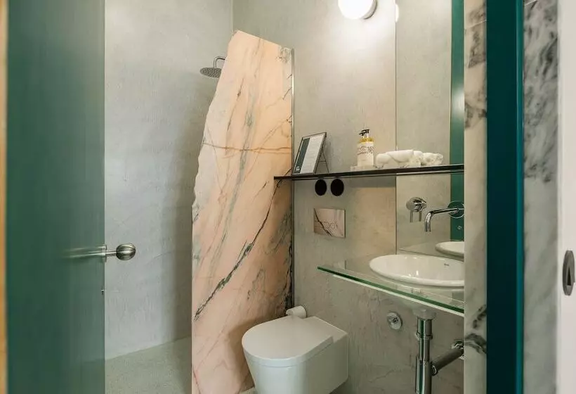 Hotelli Covelo  The Original Rooms And Suites