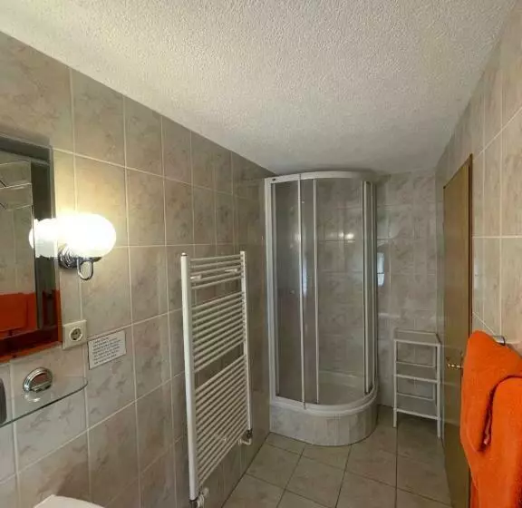 ホテル Garni „zum Bären“