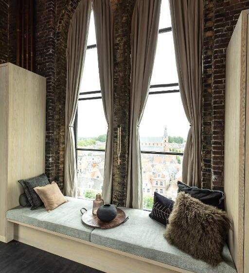 Hotel The Clock Tower