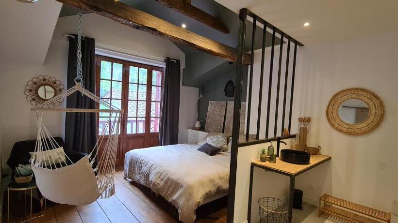 پانسیون Les Chemins D Elika