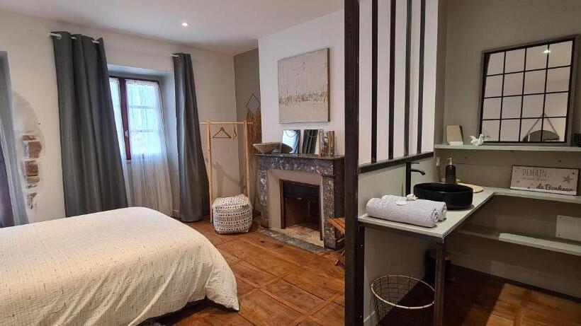 پانسیون Les Chemins D Elika