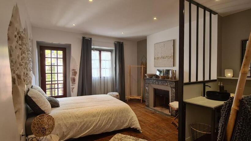 پانسیون Les Chemins D Elika