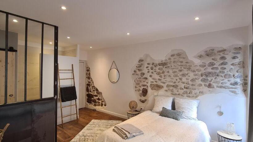 پانسیون Les Chemins D Elika