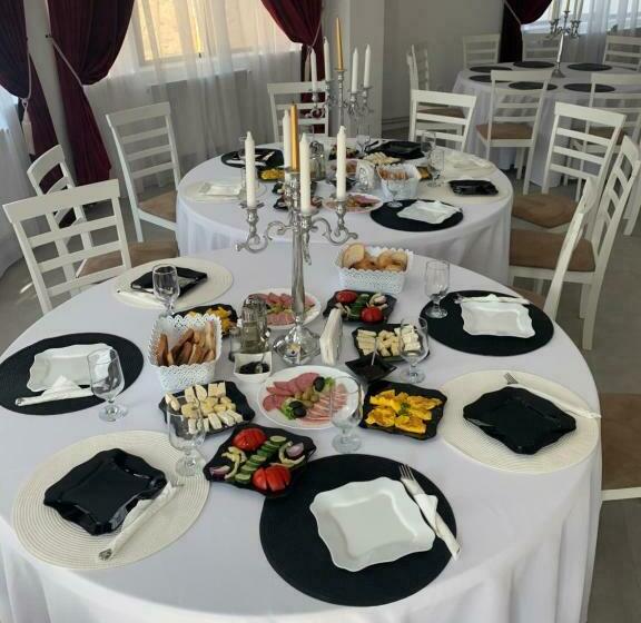 膳宿费 Perla Muntilor Ponoarele, Padurea De Liliac