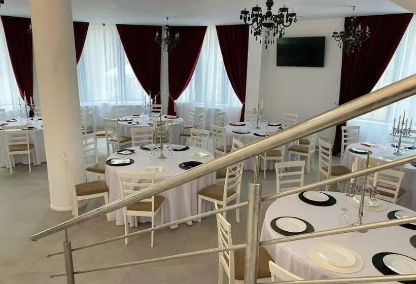 Majatalo Perla Muntilor Ponoarele, Padurea De Liliac