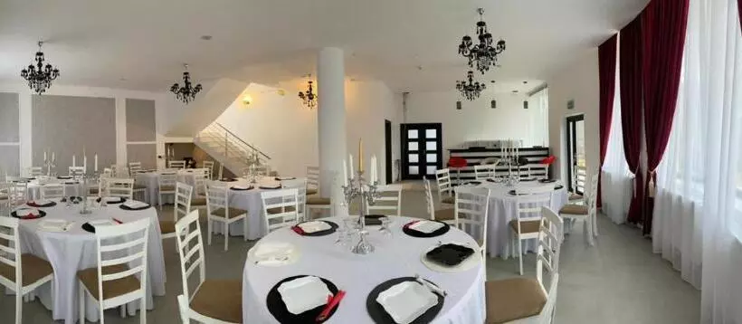 Majatalo Perla Muntilor Ponoarele, Padurea De Liliac