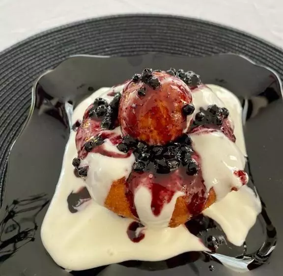 Majatalo Perla Muntilor Ponoarele, Padurea De Liliac