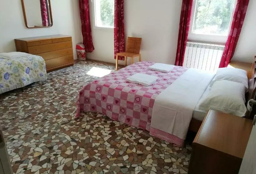 پانسیون Venice View Guesthouse