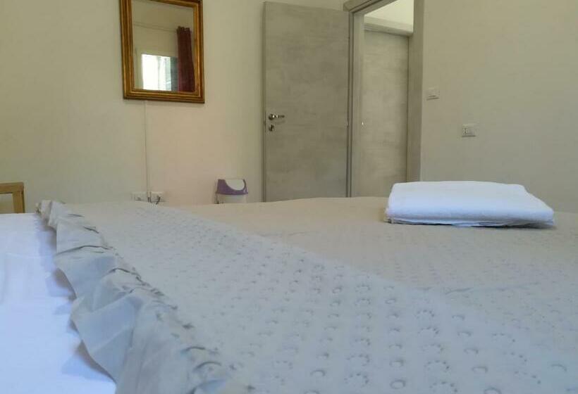 پانسیون Venice View Guesthouse