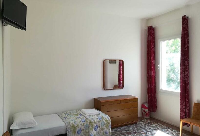 پانسیون Venice View Guesthouse