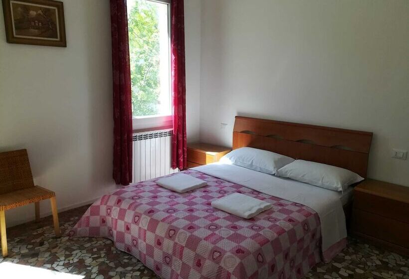 پانسیون Venice View Guesthouse