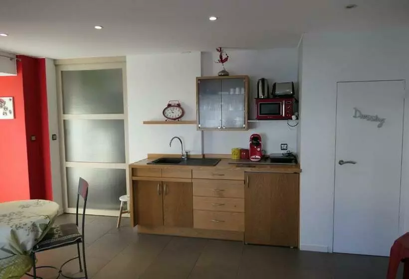 Aamiaismajoitus (B&B) Au Petit Paradis