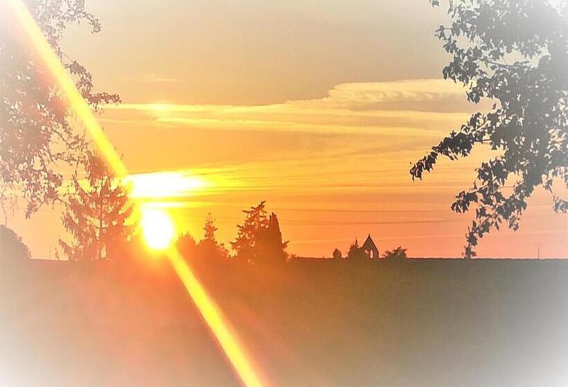 Bed and Breakfast Domaine De Gaïa, Piscine, Pétanque, Ping Pong, Proche Saint Emilion