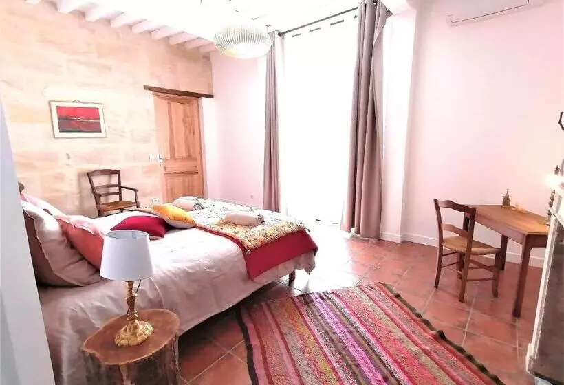تختخواب و صبحانه Domaine De Gaïa, Piscine, Pétanque, Ping Pong, Proche Saint Emilion