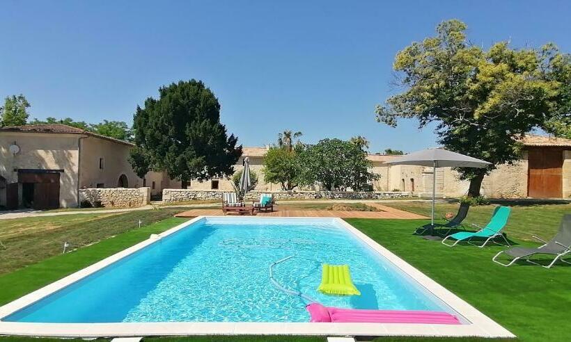 Bed and Breakfast Domaine De Gaïa, Piscine, Pétanque, Ping Pong, Proche Saint Emilion