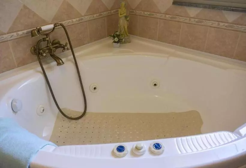 Aamiaismajoitus (B&B) Grotta Del Monaco