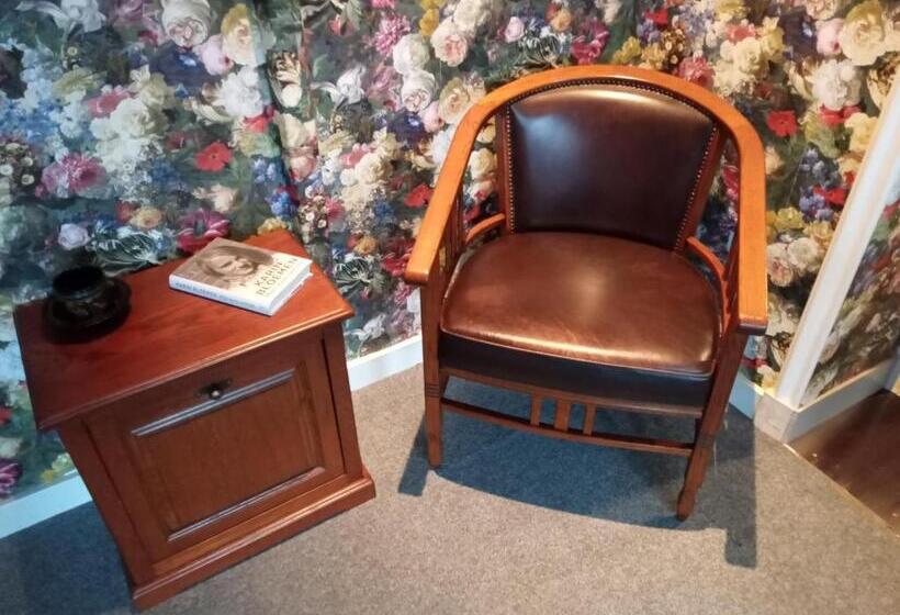 Bed & Breakfast Moments