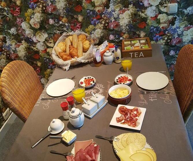 Bed & Breakfast Moments