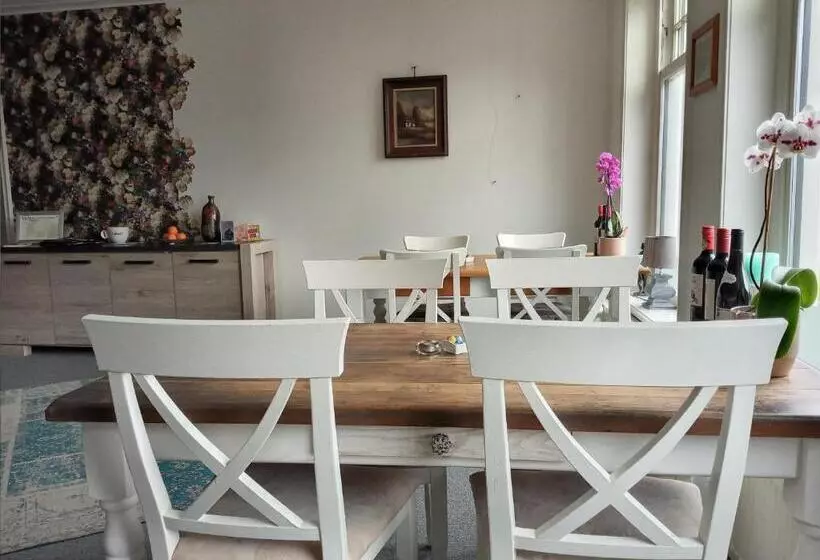 Bed & Breakfast Moments