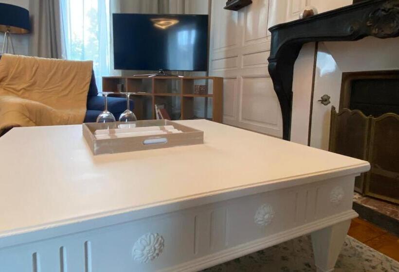 膳宿费 Château De Chatenay   Macon